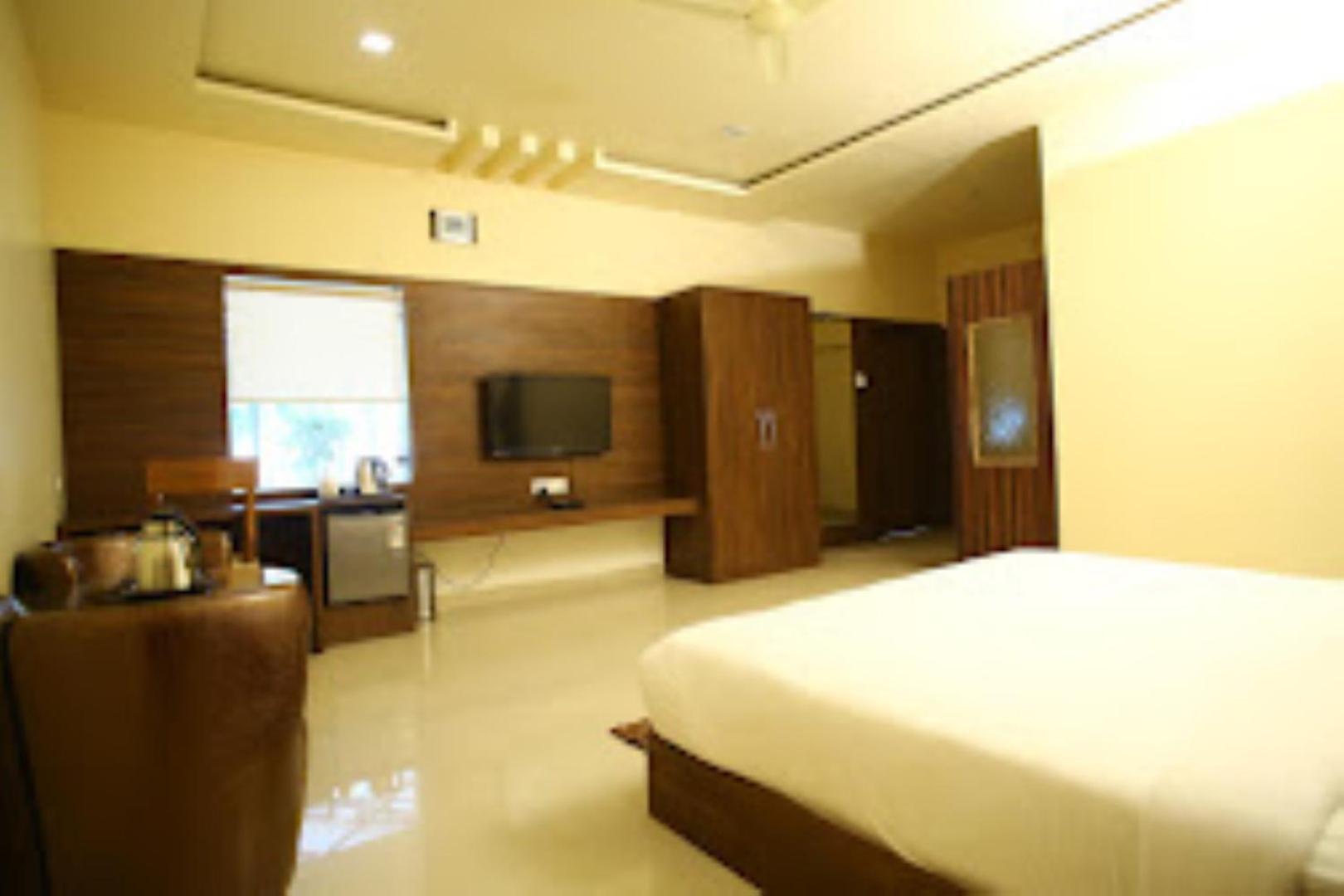 Hotel Saroj Sāgar Exterior foto